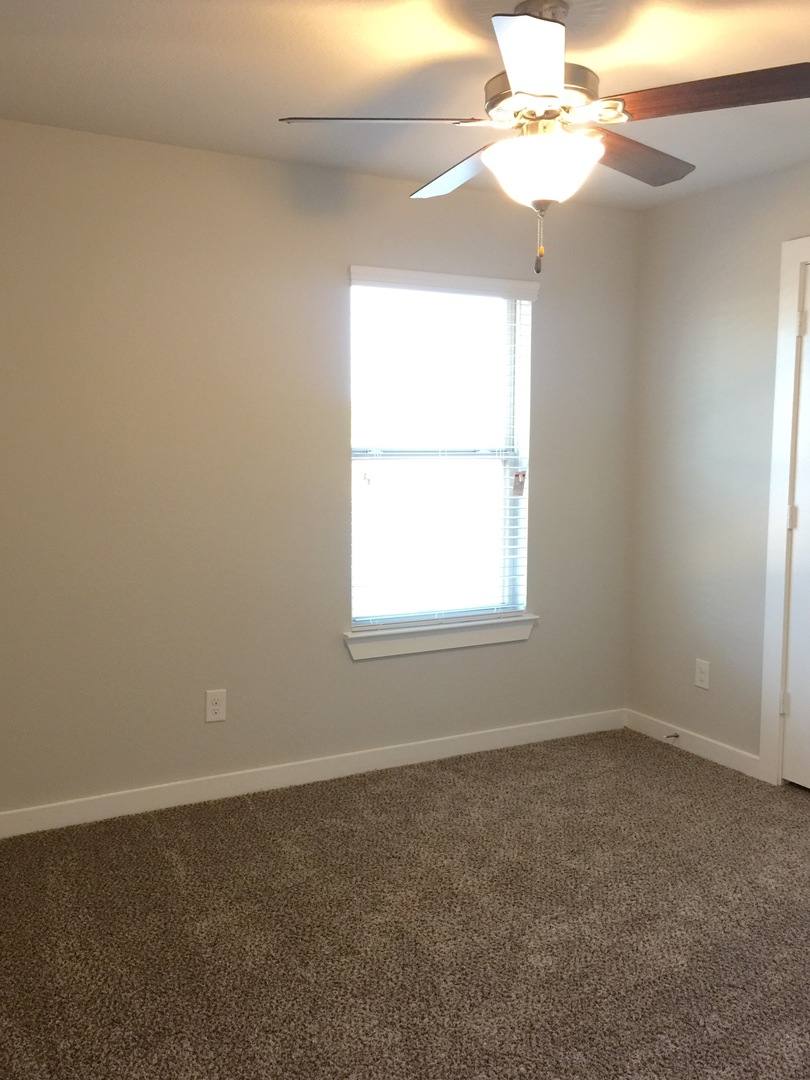 Townhouse for rent at 1021 W Sierra Vista Court, Midlothian, TX 76065
