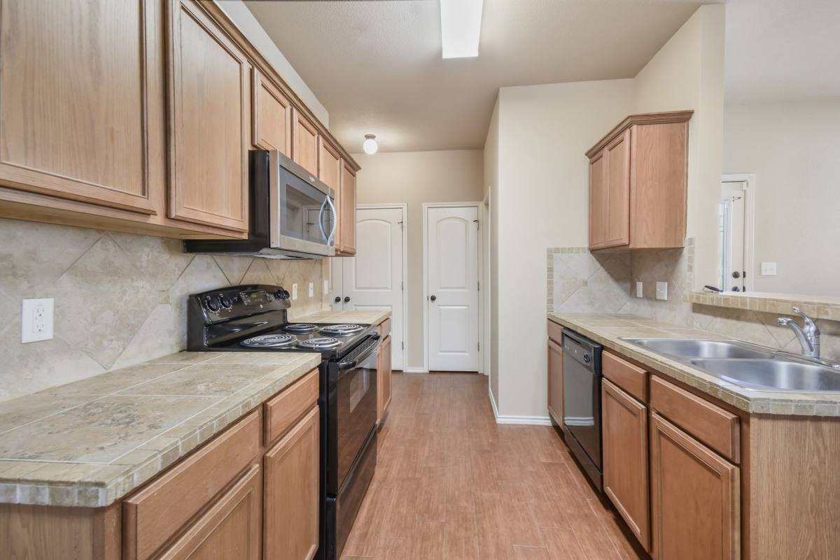 Townhouse for rent at 1508B Muirfield Bend Dr, Hutto, TX 78634