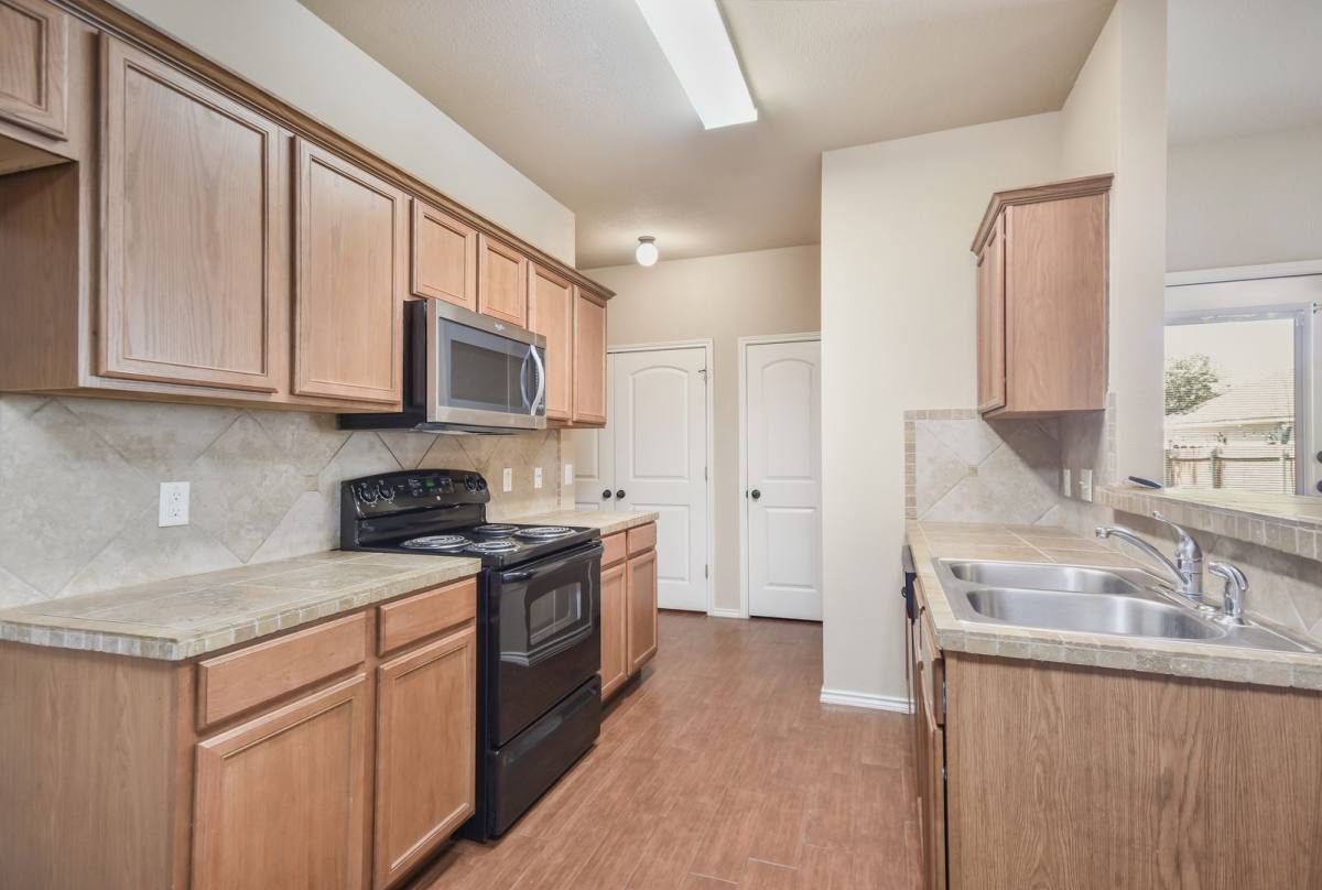 Townhouse for rent at 1508B Muirfield Bend Dr, Hutto, TX 78634