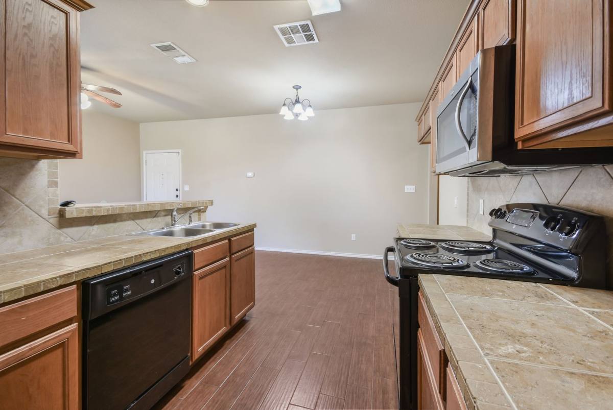 Townhouse for rent at 1508B Muirfield Bend Dr, Hutto, TX 78634