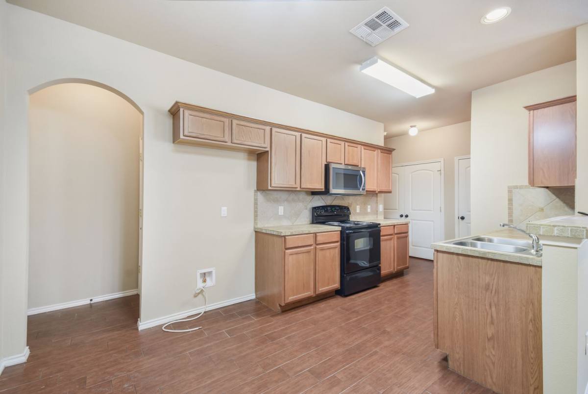 Townhouse for rent at 1508B Muirfield Bend Dr, Hutto, TX 78634
