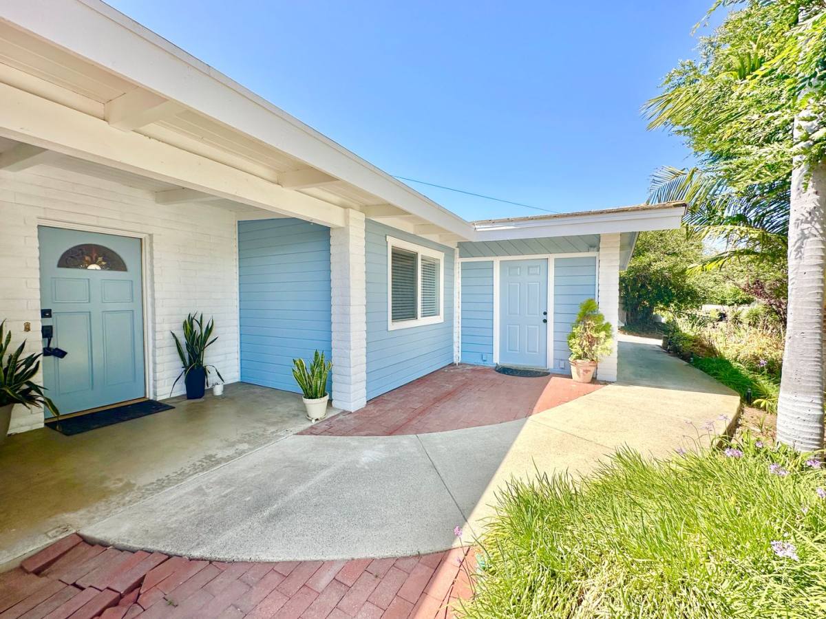 House for rent at 2573 Gum Tree Lane, Fallbrook, CA 92028