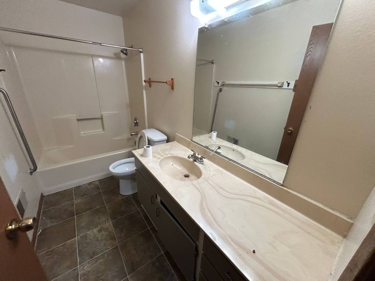 Apartment for rent at 40 Bluemound Court, Appleton, WI 54914