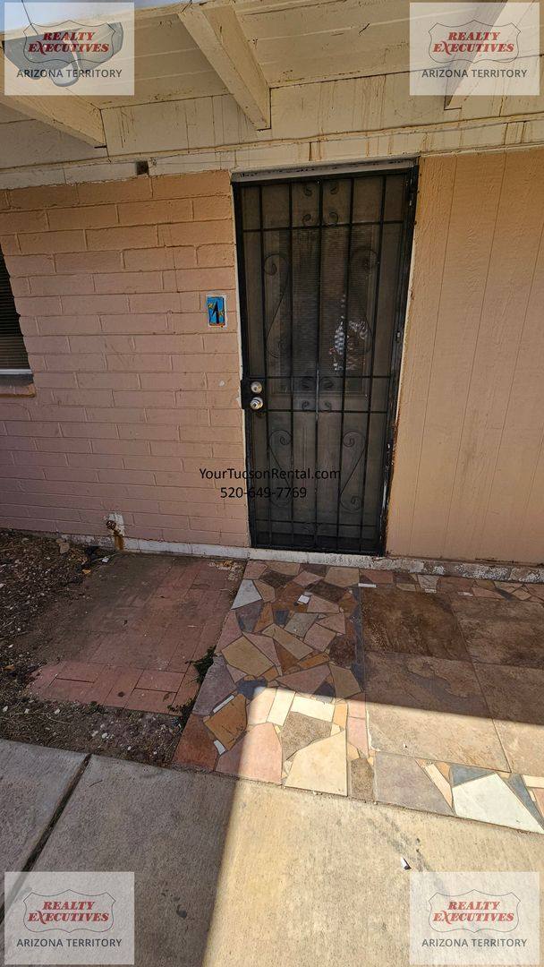 Apartment for rent at 3127 E Greenlee Rd, Tucson, AZ 85716
