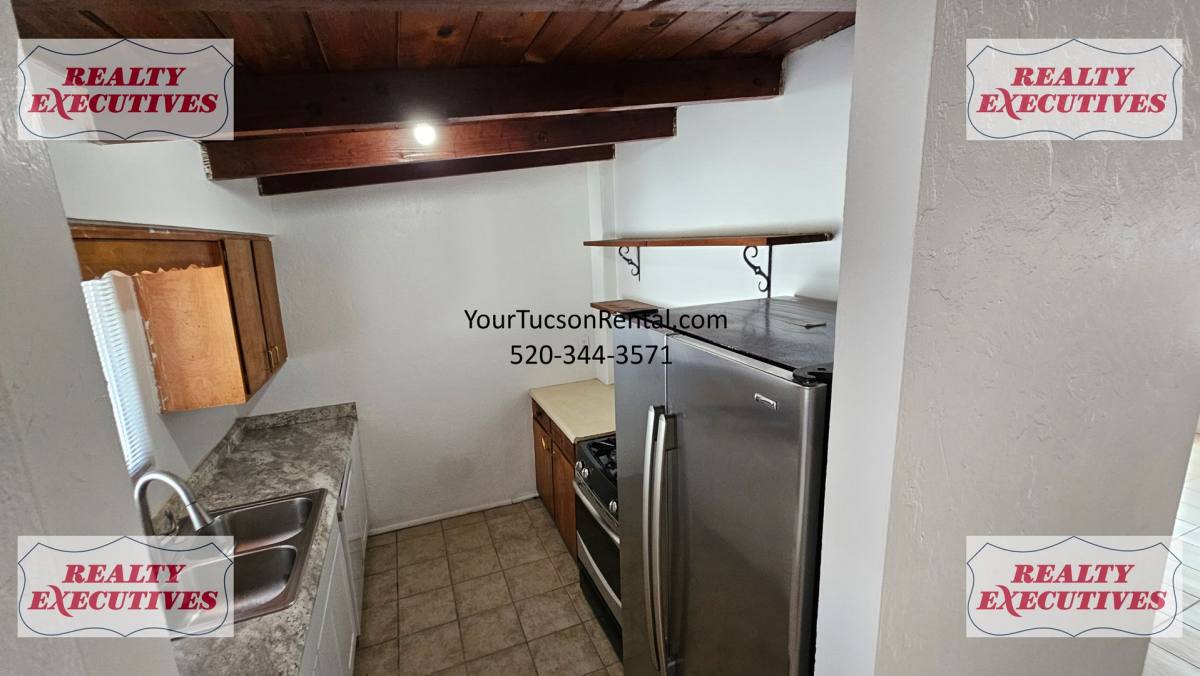 Apartment for rent at 3127 E Greenlee Rd, Tucson, AZ 85716