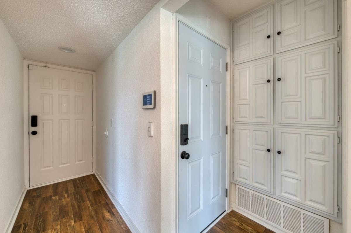 House for rent at 1700 Willow Vale Dr, Fort Worth, TX 76134