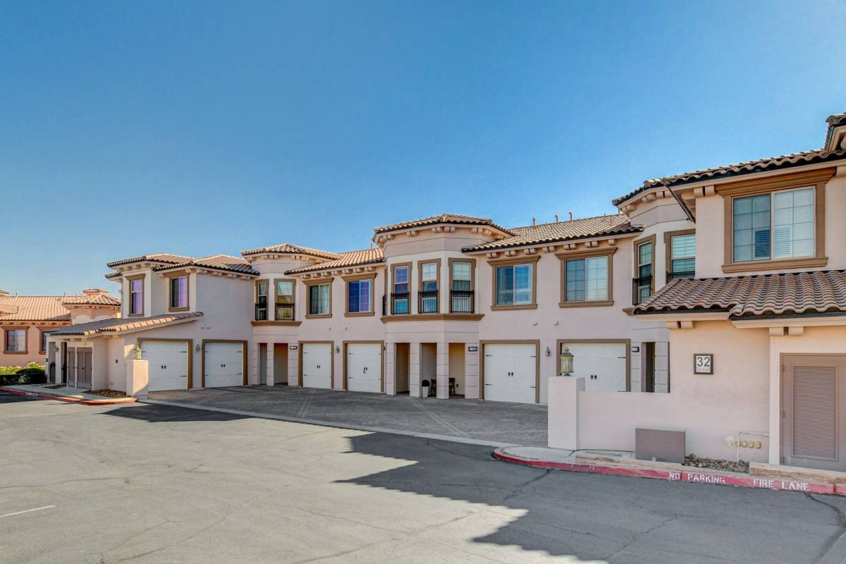 Condo for rent at 32 Via Vasari, Henderson, NV 89011