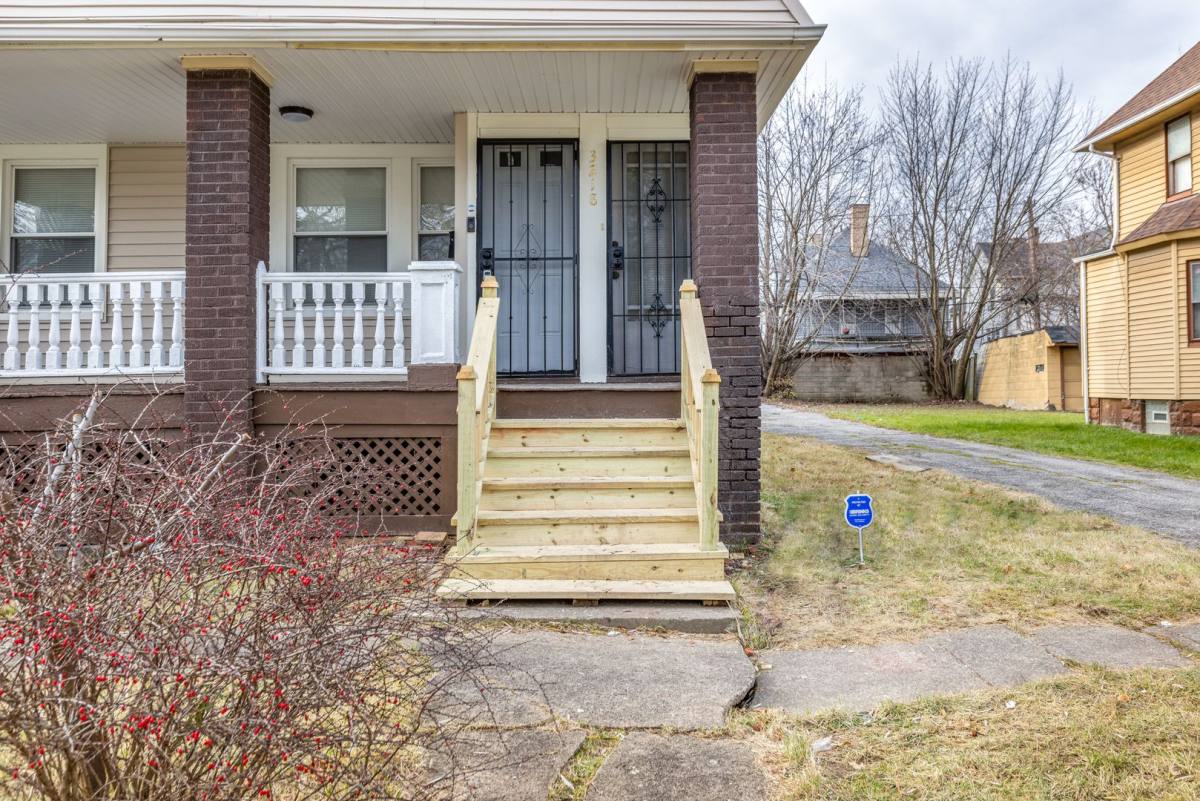 Apartment for rent at 3218 E 117th St, Cleveland, OH 44120