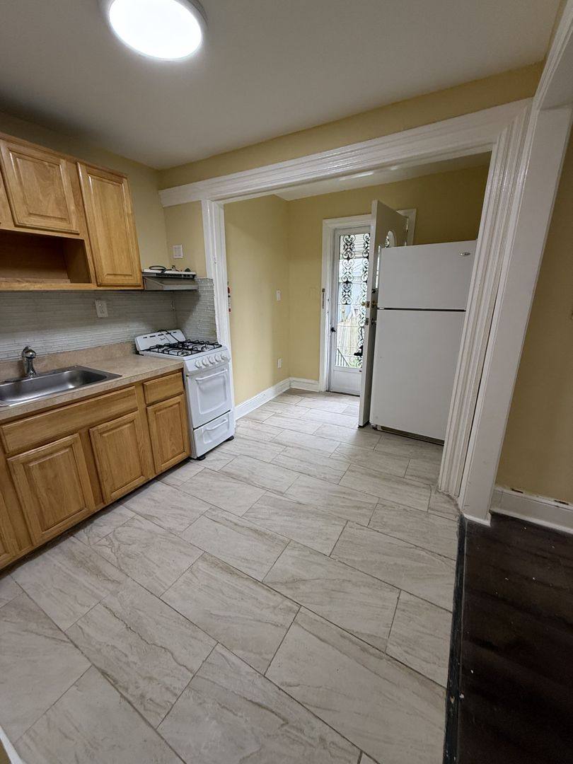 Apartment for rent at 1127 Woodland Ave, Sharon Hill, PA 19079