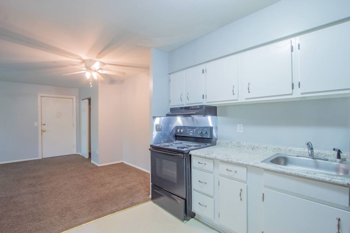 Apartment for rent at 108 E Monroe Ave, New Castle, DE 19720
