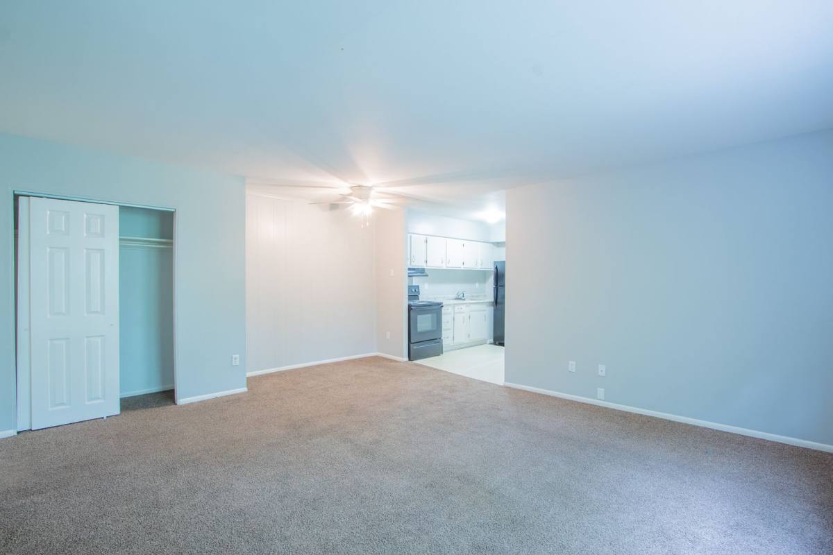 Apartment for rent at 108 E Monroe Ave, New Castle, DE 19720