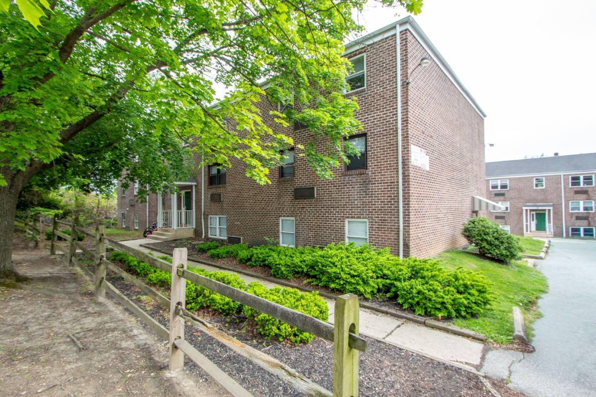 Apartment for rent at 108 E Monroe Ave, New Castle, DE 19720