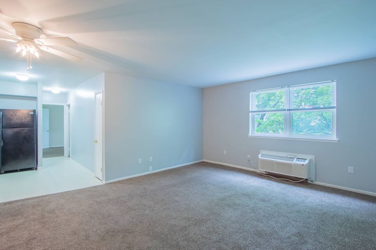 Apartment for rent at 108 E Monroe Ave, New Castle, DE 19720