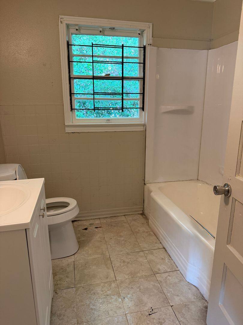 Apartment for rent at 3551 W College St, Shreveport, LA 71109