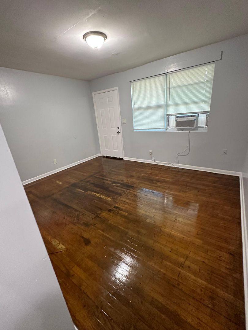 Apartment for rent at 2000 Palafox St, Jacksonville, FL 32209