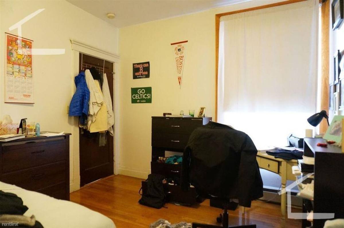 Apartment for rent at 160 Thorndike St #2, Brookline, MA 02446