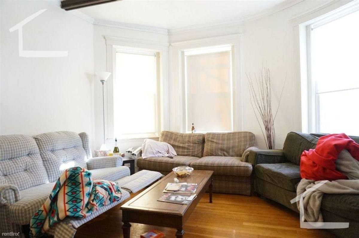 Apartment for rent at 160 Thorndike St #2, Brookline, MA 02446