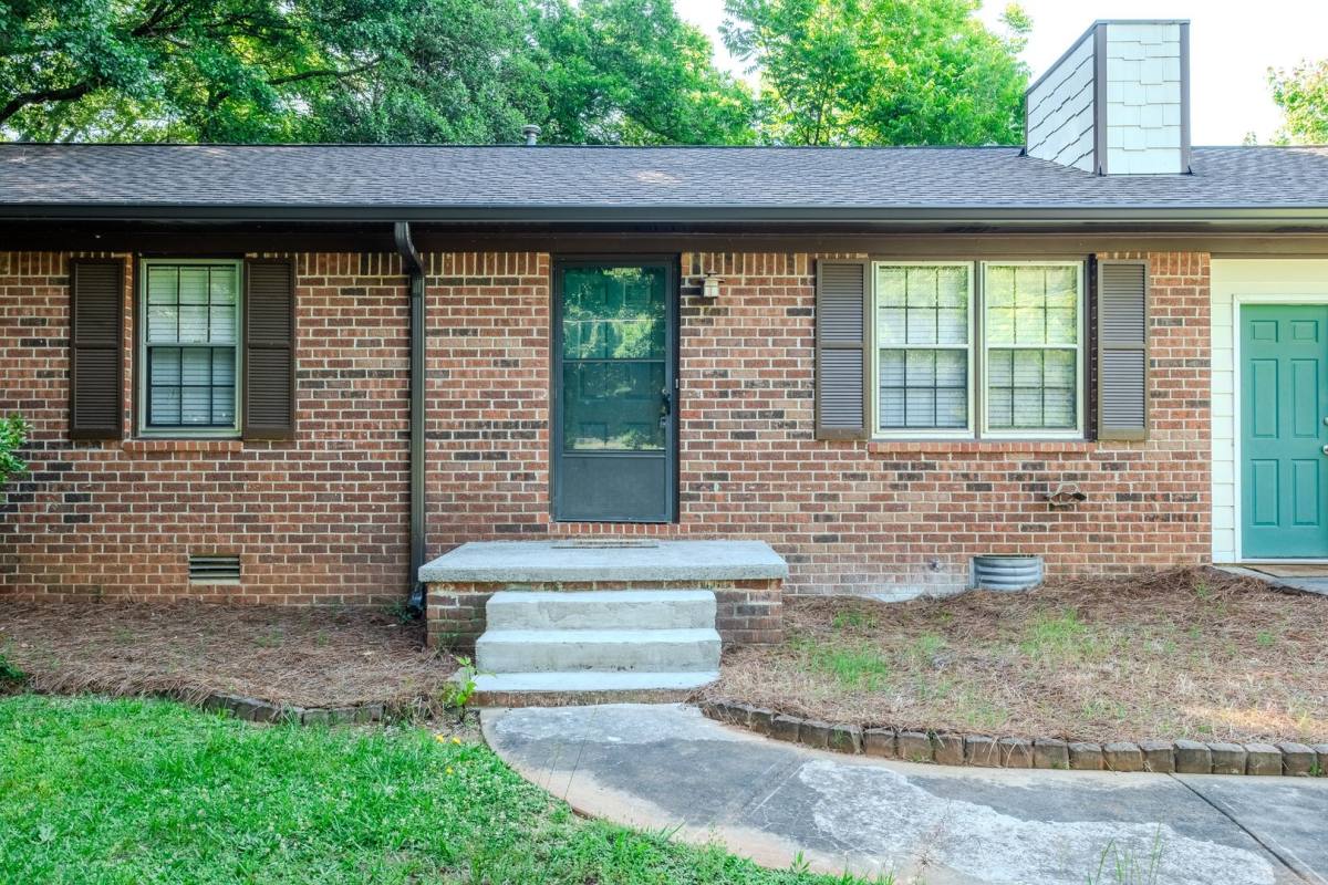 House for rent at 329 Gordon Circle, Winterville, GA 30683