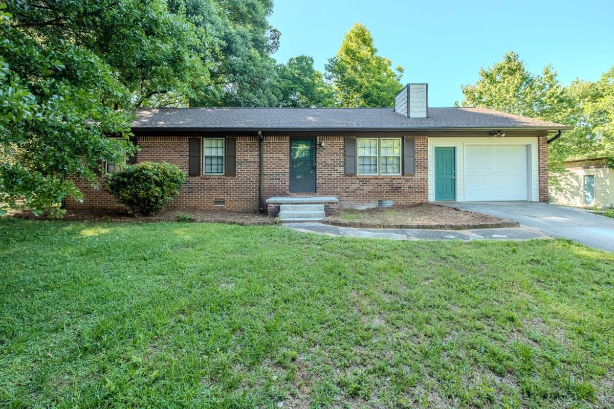 House for rent at 329 Gordon Circle, Winterville, GA 30683