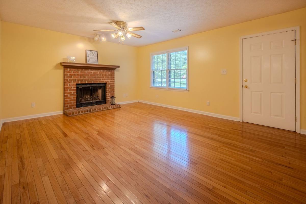House for rent at 329 Gordon Circle, Winterville, GA 30683