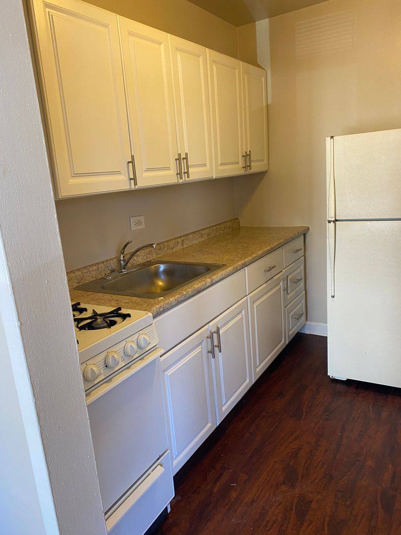 Apartment for rent at 7220 S Shore Dr, Chicago, IL 60649