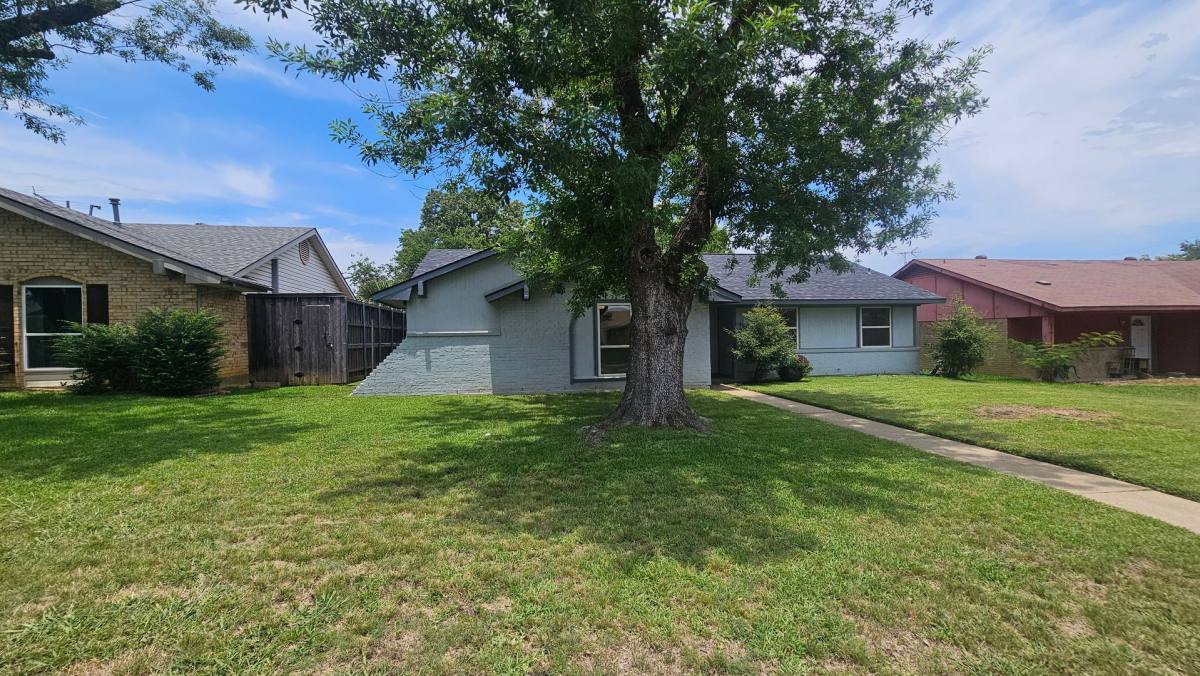 House for rent at 1619 Glenhill Lane, Lewisville, TX 75077