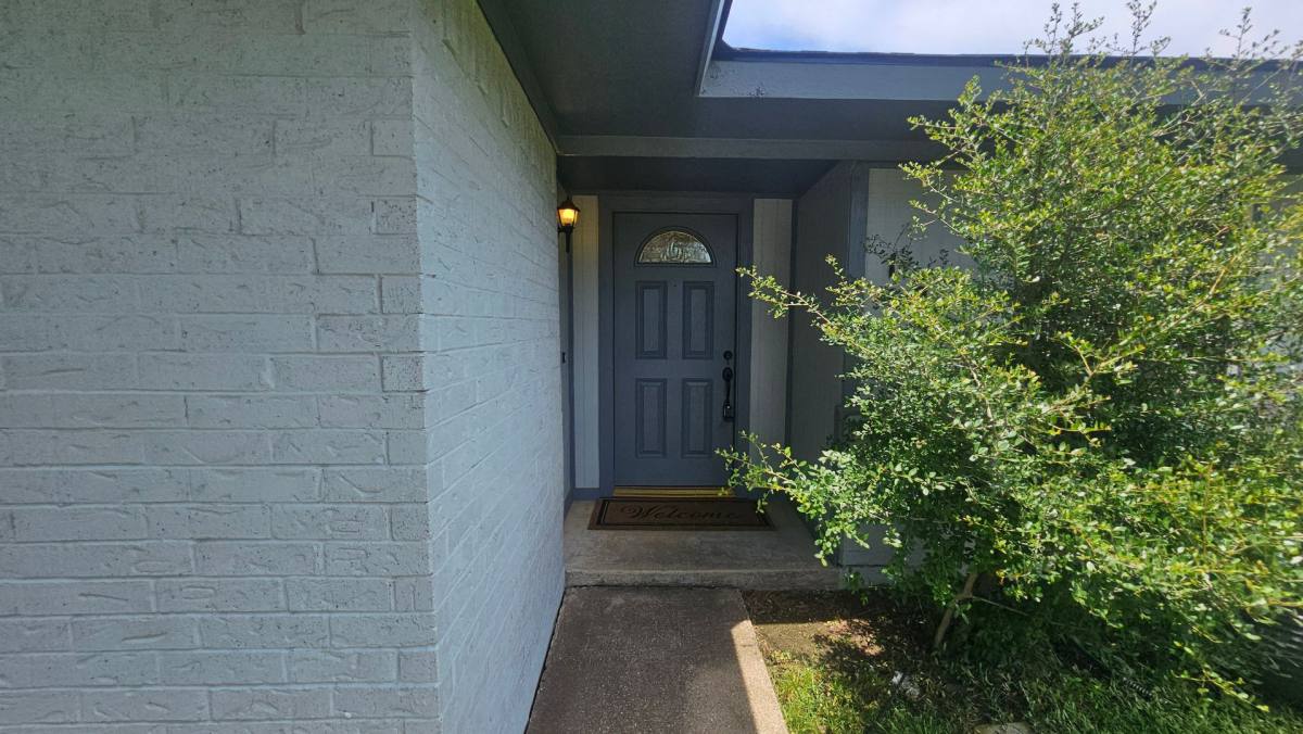 House for rent at 1619 Glenhill Lane, Lewisville, TX 75077