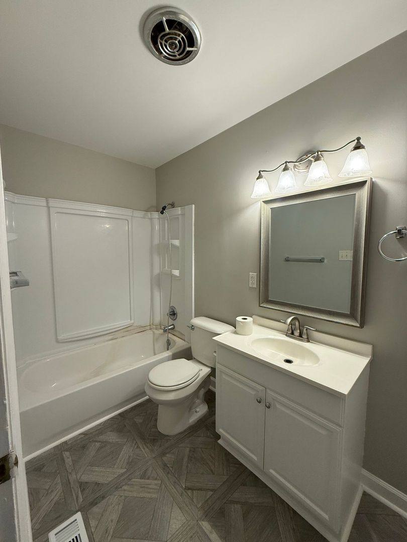 House for rent at 1155 Lake Cole Rd, Midway Park, NC 28544