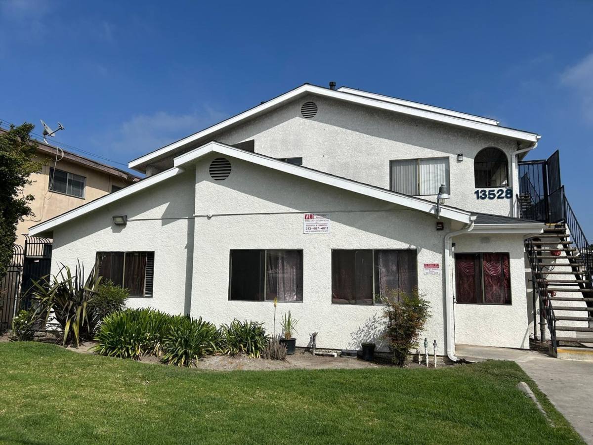 Apartment for rent at 13528 Lemoli Ave, Hawthorne, CA 90250