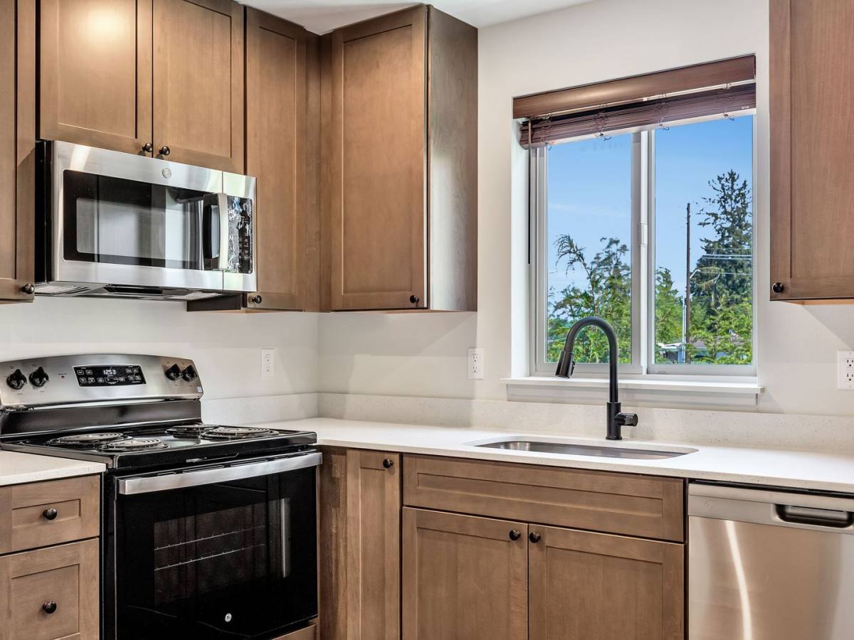 Apartment for rent at 1313, 1315, 1317 SE Jetty Ave, Warrenton, OR 97146