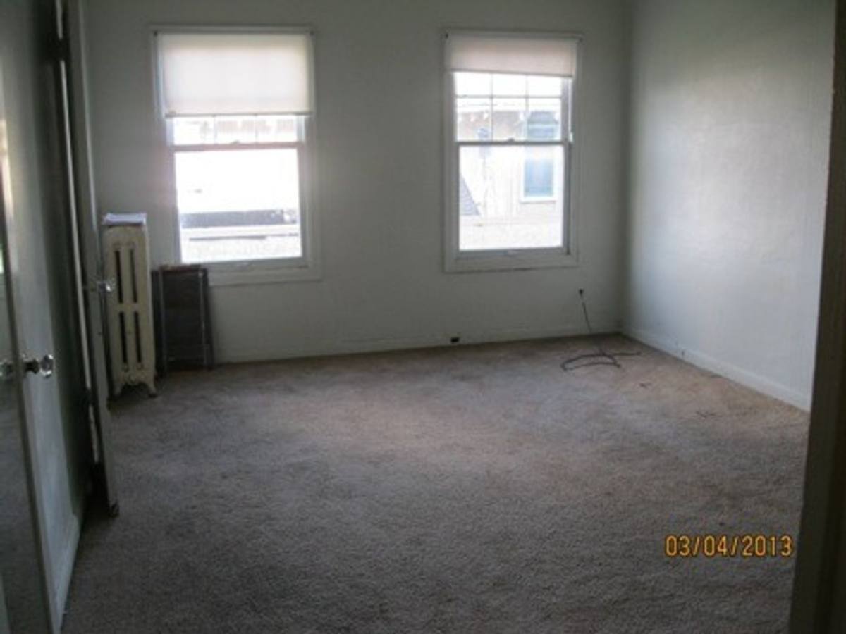 Apartment for rent at 421 E Maple St, Bellingham, WA 98225