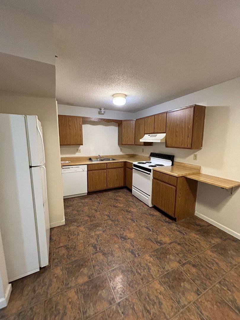 Apartment for rent at 280 Apple Tree Court, Columbia, MO 65203