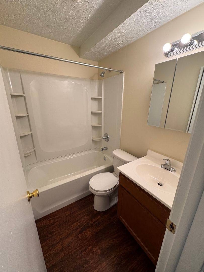 Apartment for rent at 711 N Highland Ave, Girard, OH 44420
