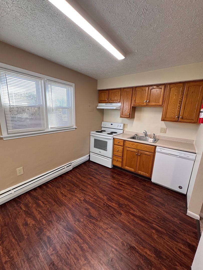 Apartment for rent at 711 N Highland Ave, Girard, OH 44420