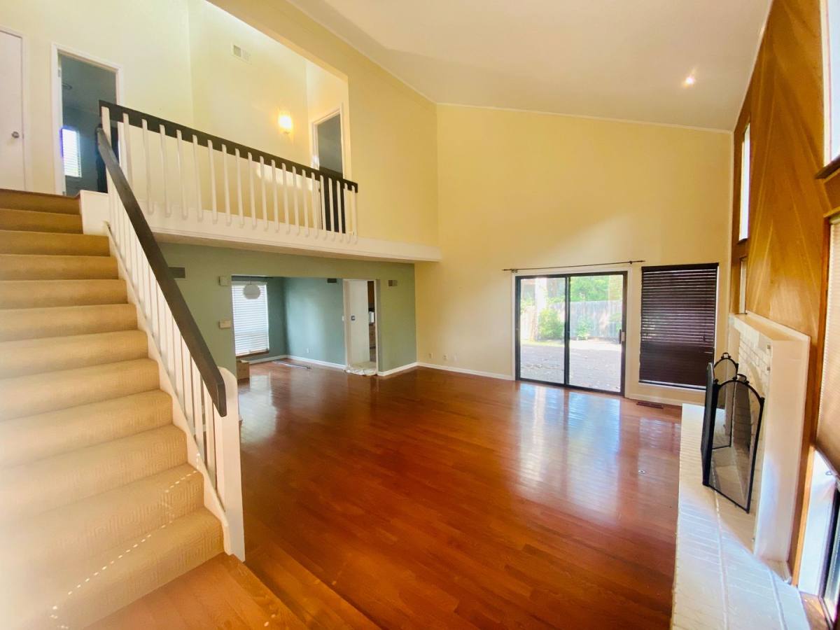 House for rent at 13042 W 102nd St, Lenexa, KS 66215