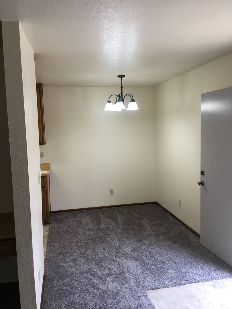 Apartment for rent at 811 E Menlo Ave, Hemet, CA 92543