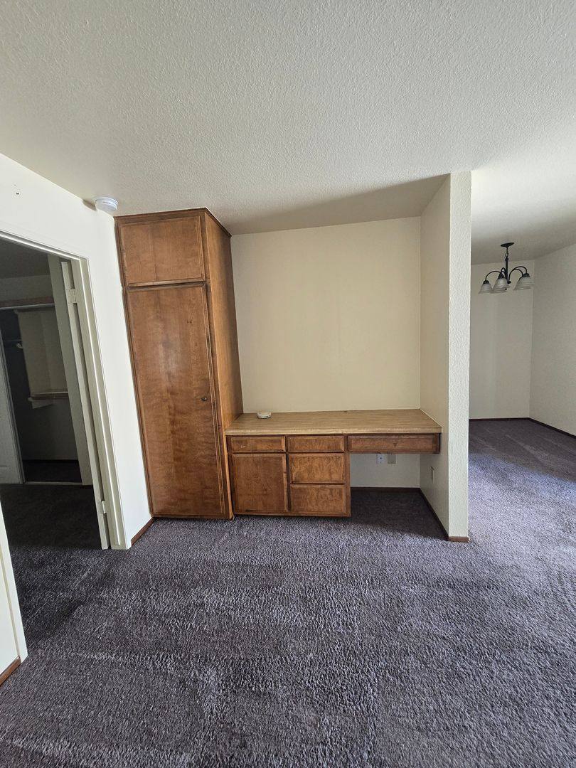 Apartment for rent at 811 E Menlo Ave, Hemet, CA 92543