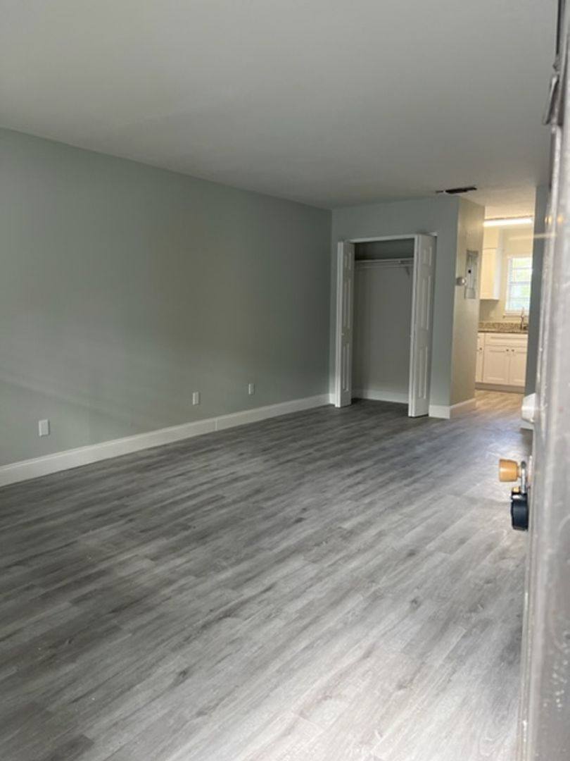 Apartment for rent at 125 S Salisbury Ave, Deland, FL 32720
