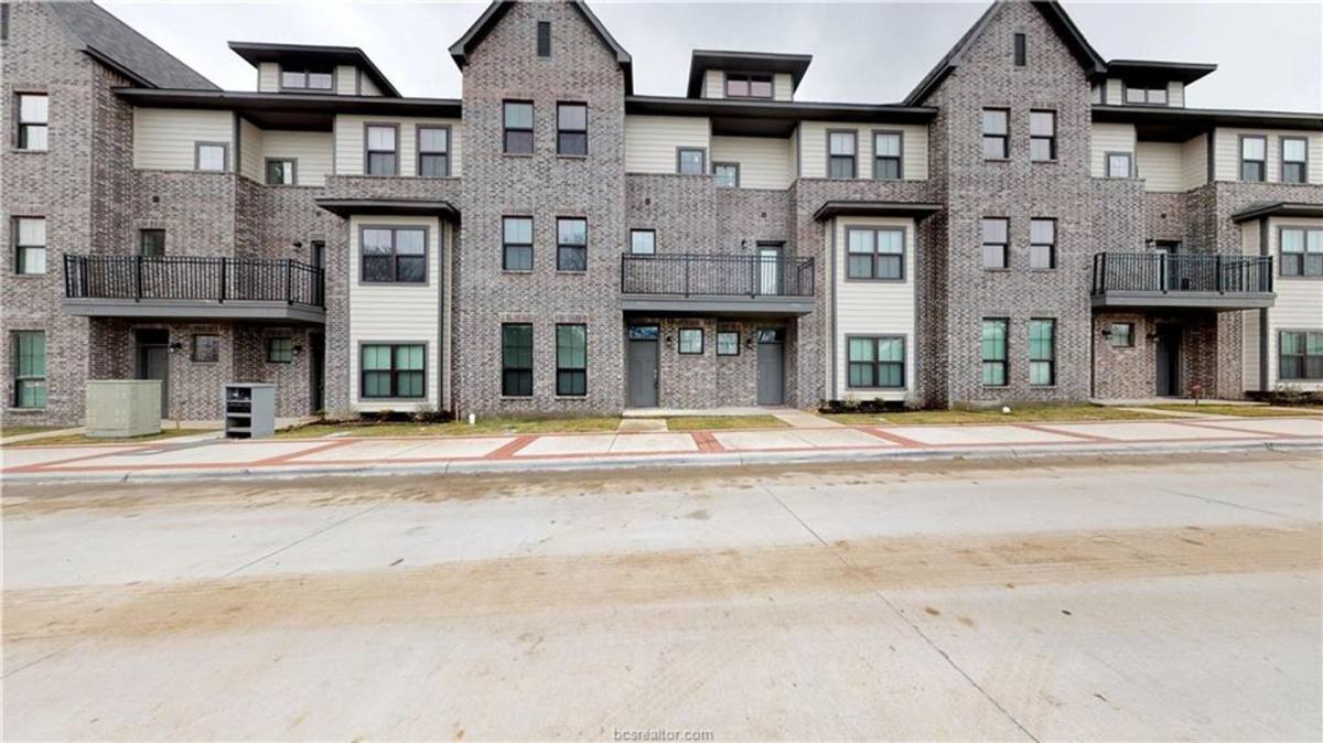 Townhouse for rent at 604 Clay, Bryan, TX 77803
