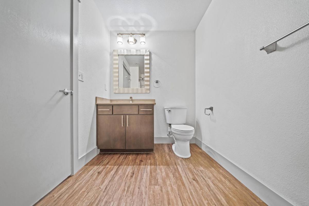 Apartment for rent at 1616 NW Everett, Portland, OR 97209