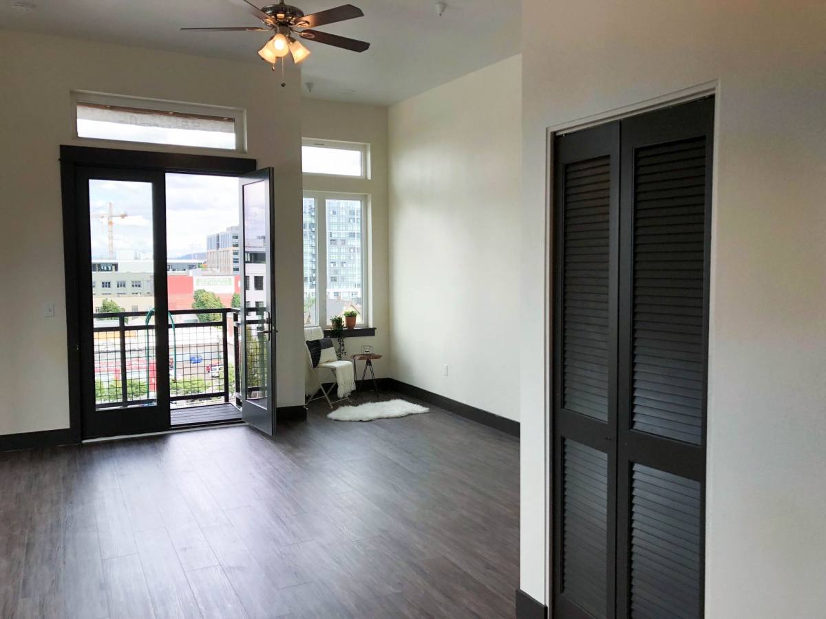 Apartment for rent at 1616 NW Everett, Portland, OR 97209