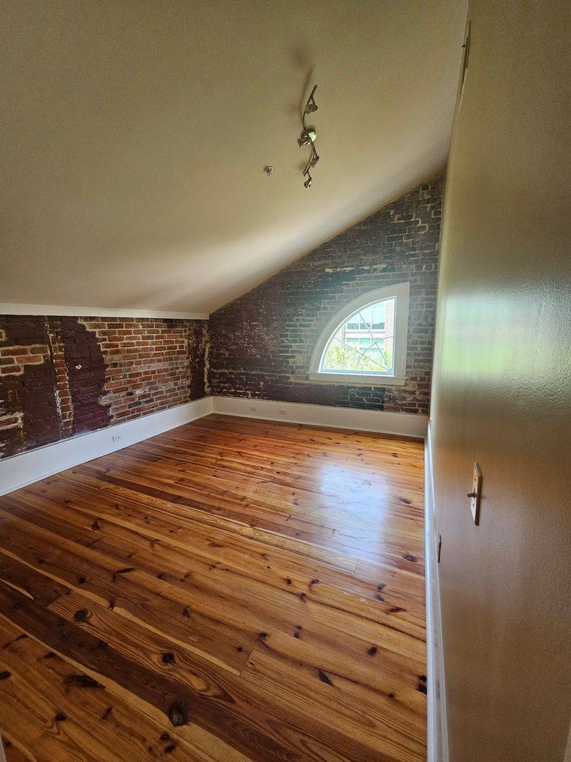 Apartment for rent at 802 St Charles, New Orleans, LA 70130