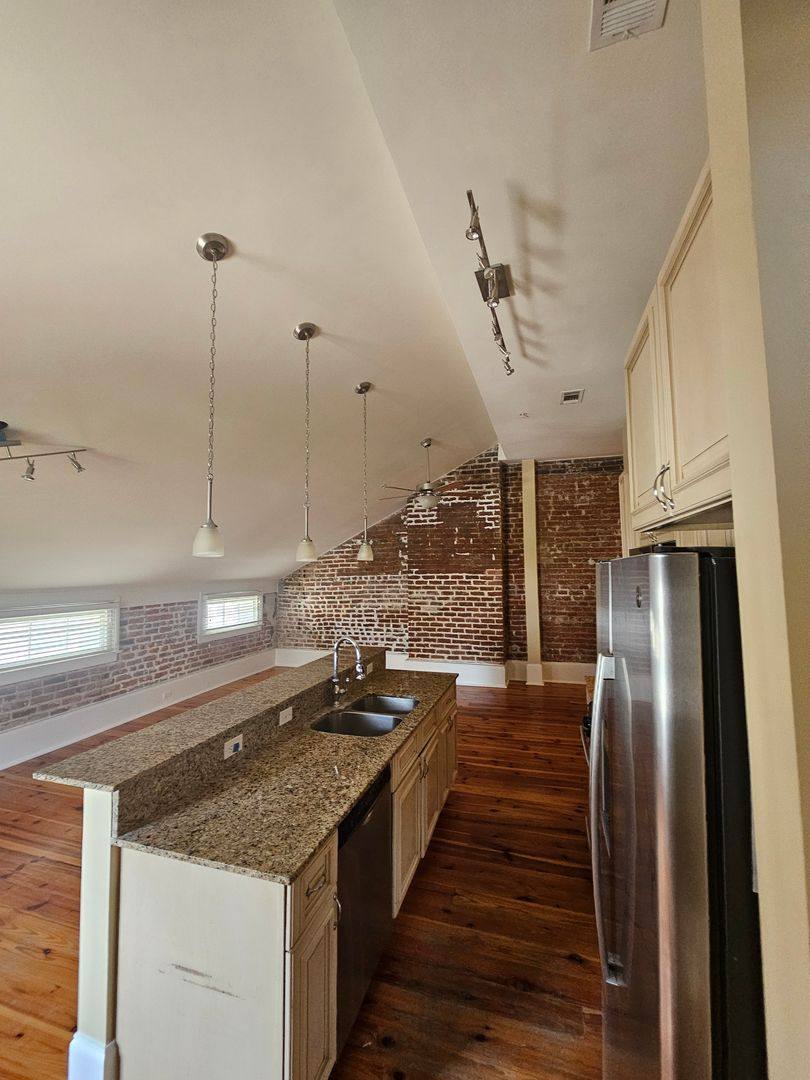 Apartment for rent at 802 St Charles, New Orleans, LA 70130