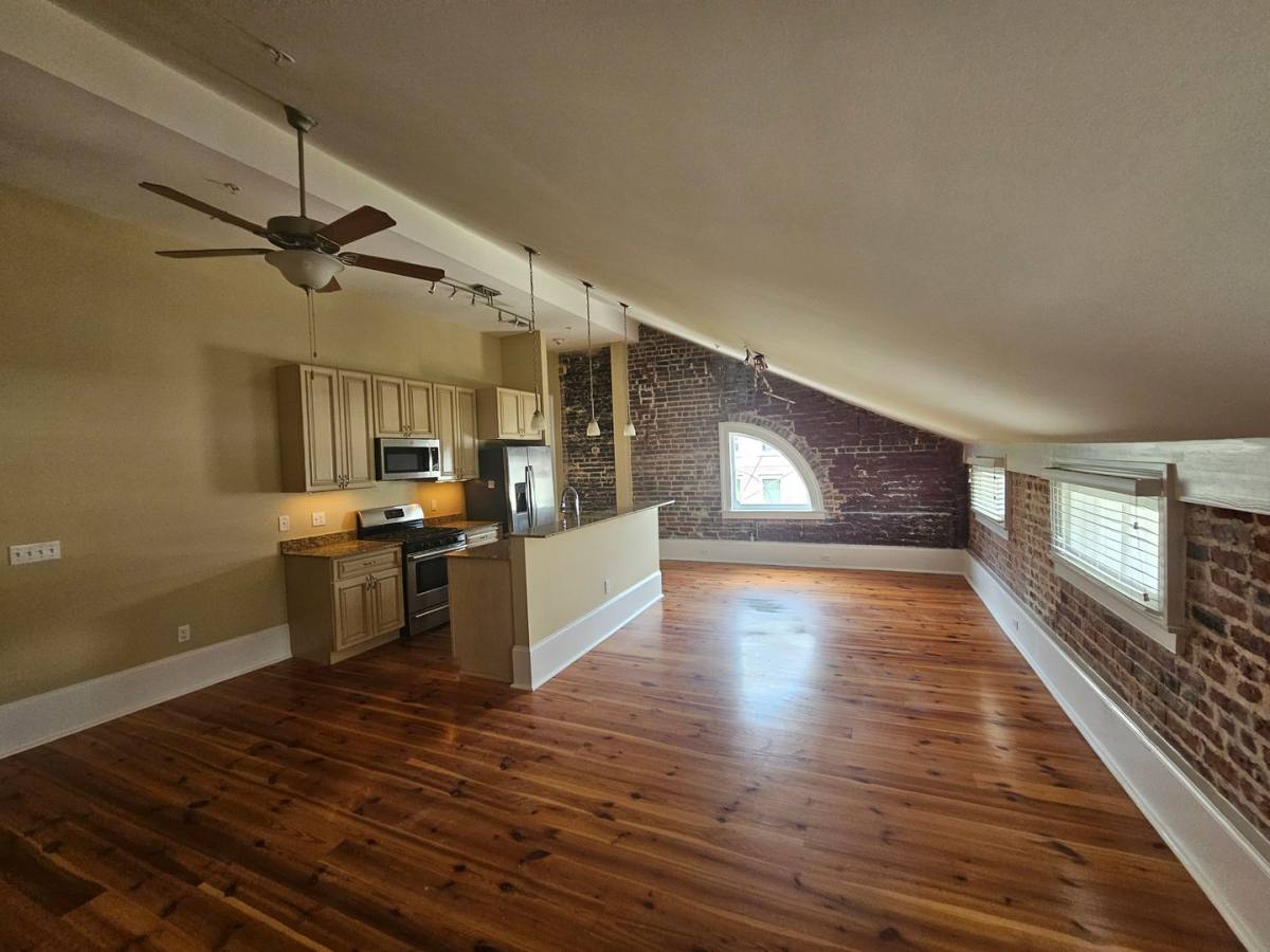 Apartment for rent at 802 St Charles, New Orleans, LA 70130