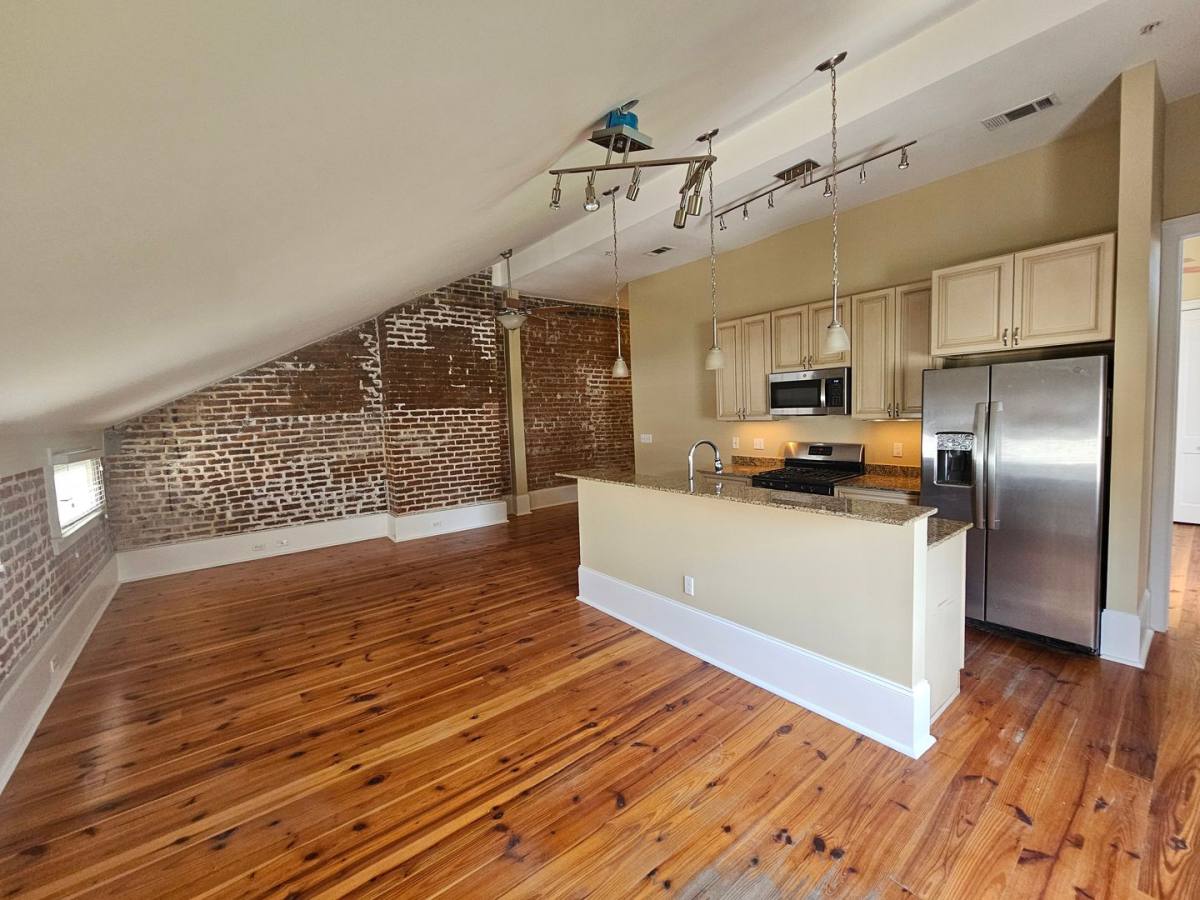Apartment for rent at 802 St Charles, New Orleans, LA 70130