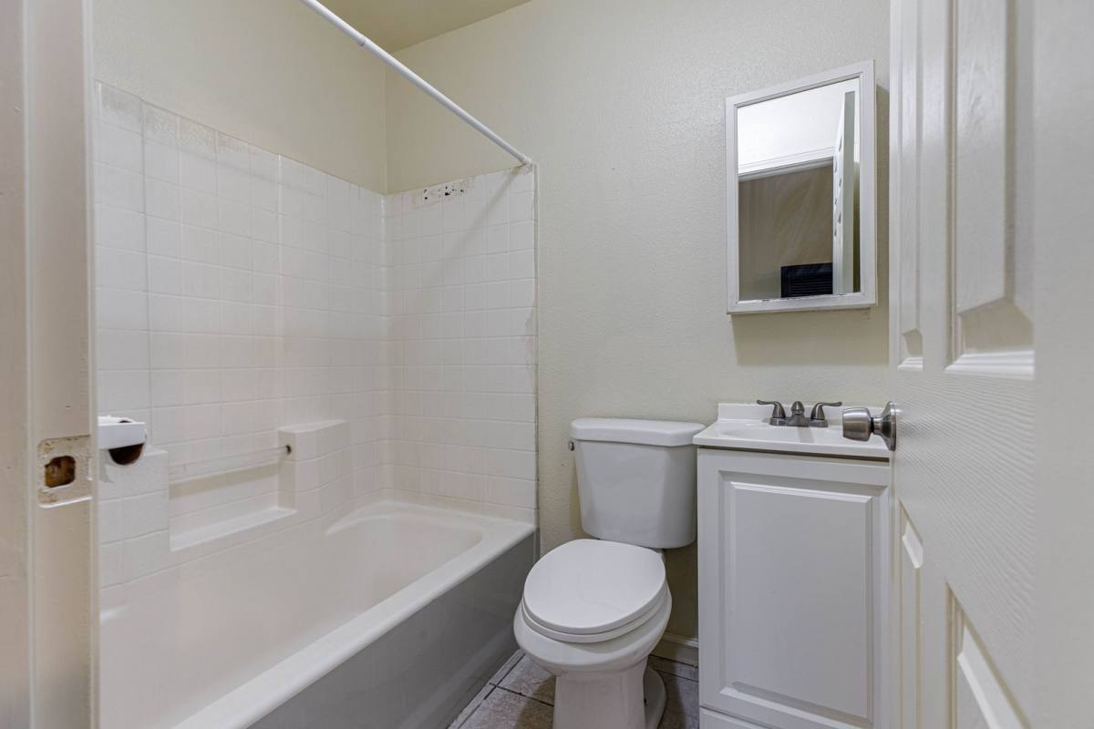 Apartment for rent at 536 W 10th St, Merced, CA 95341