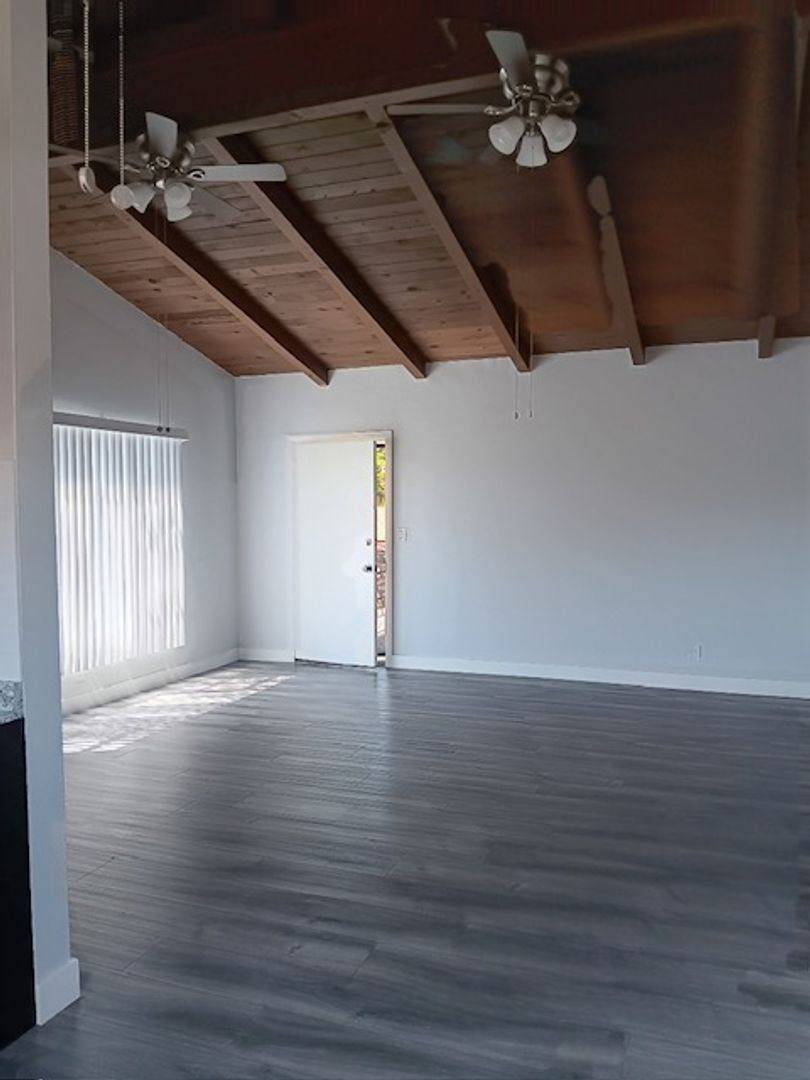 Apartment for rent at 6346 Middleton Ave, Huntington Park, CA 90255
