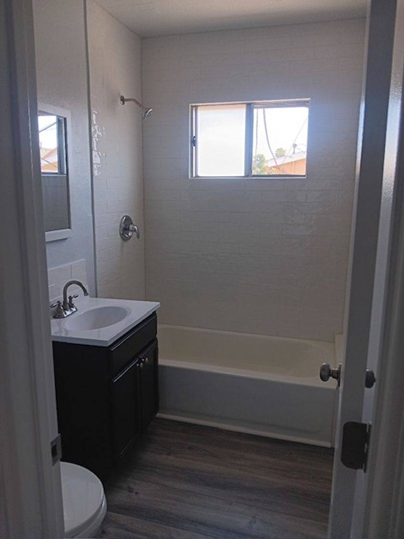Apartment for rent at 6346 Middleton Ave, Huntington Park, CA 90255