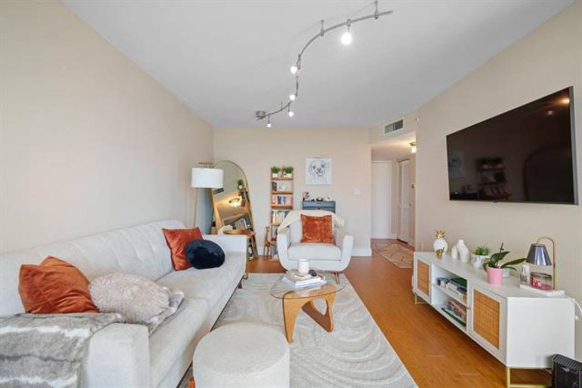 Apartment for rent at 1688 W Ave, Miami Beach, FL 33139