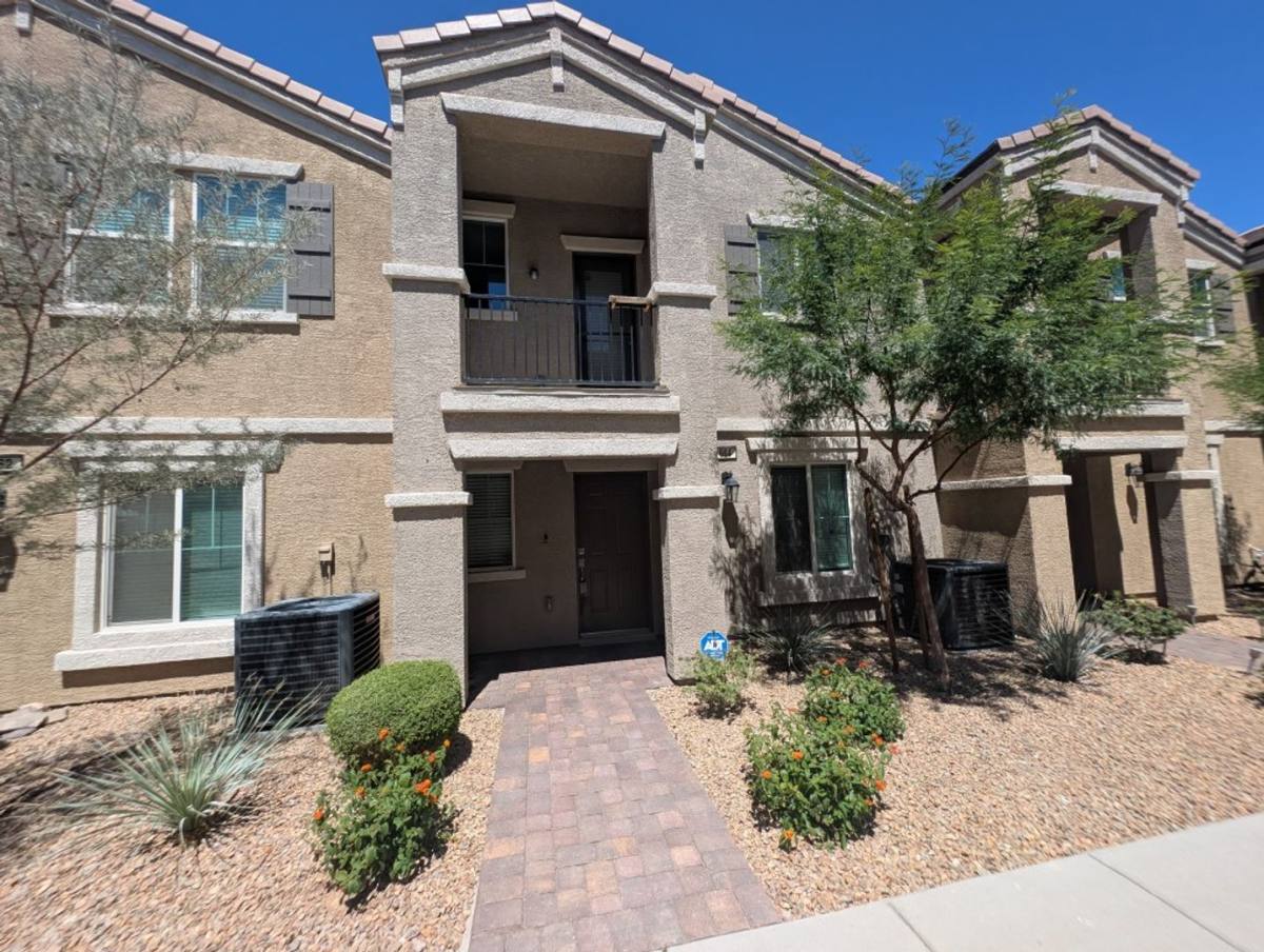 Townhouse for rent at 664 Vetiver Lane, Henderson, NV 89015